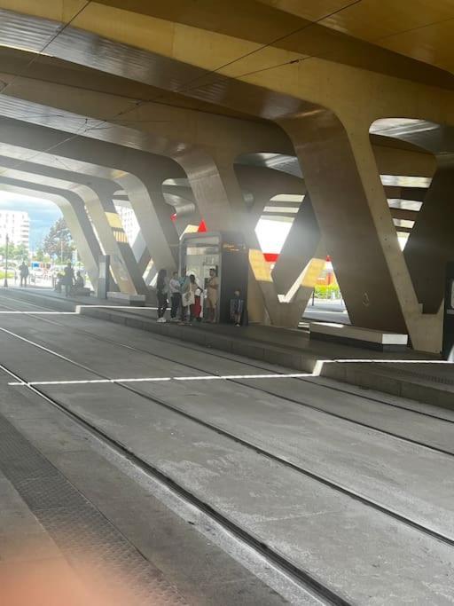 Un Charmant Studio Pres Tramway Тье Экстерьер фото